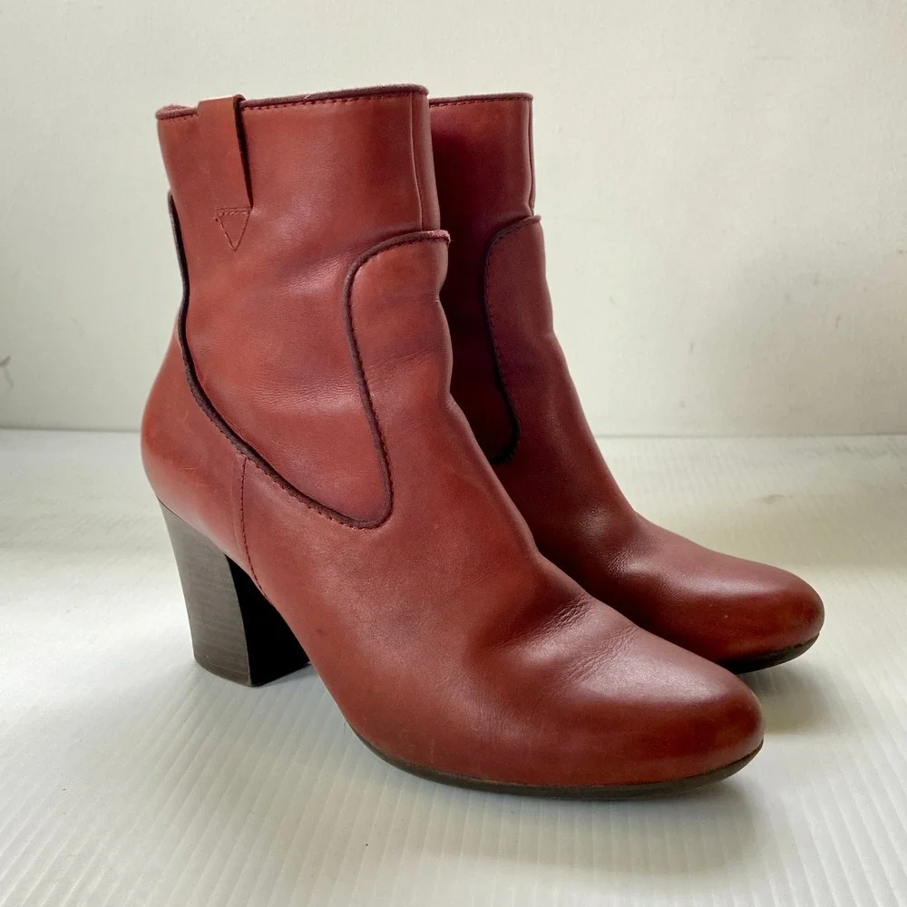 Clarks Stroll Vine Rust Brown Leather Heeled Ankle Boots Womens 10M - Picture 2 of 9